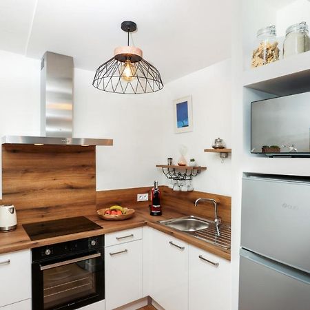 Апартаменты Le Pied A Terre De La Cite - Parking Au Pied De La Cite Каркассон Экстерьер фото