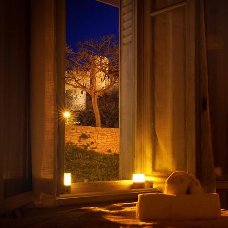 Апартаменты Le Pied A Terre De La Cite - Parking Au Pied De La Cite Каркассон Номер фото