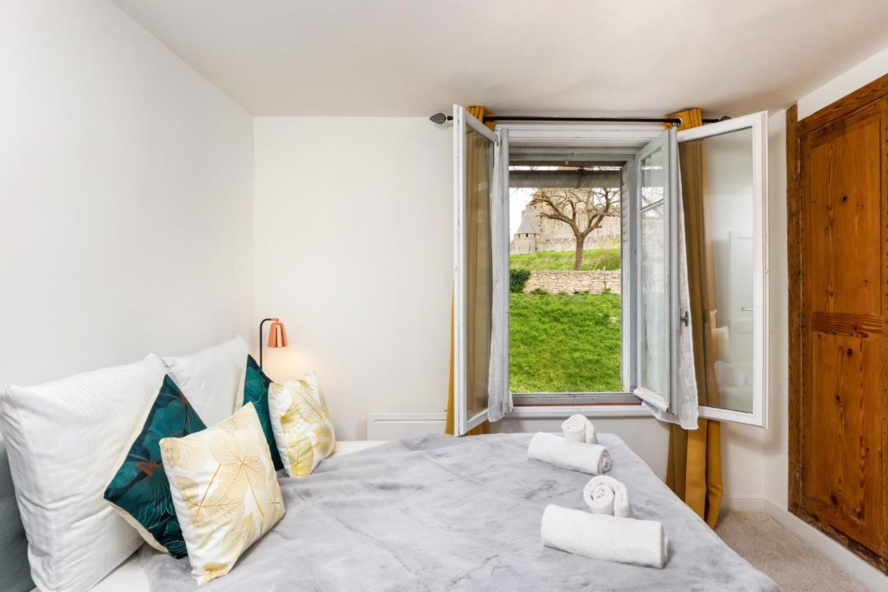 Апартаменты Le Pied A Terre De La Cite - Parking Au Pied De La Cite Каркассон Экстерьер фото