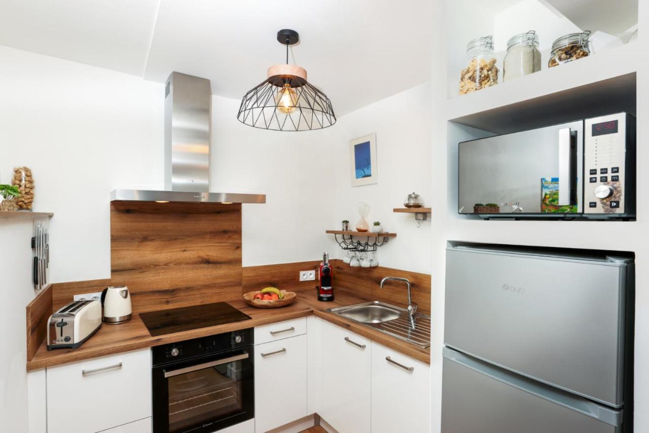 Апартаменты Le Pied A Terre De La Cite - Parking Au Pied De La Cite Каркассон Экстерьер фото